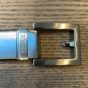 Kenneth Cole Reaction Mens Reversible Belt. Size 40